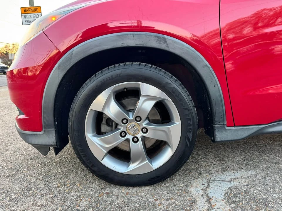 2016 Honda HR-V 2nd Gen - Image 9 of 11
