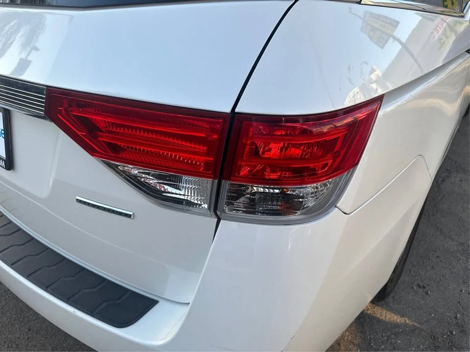 2016 Honda Odyssey - Image 18 of 20