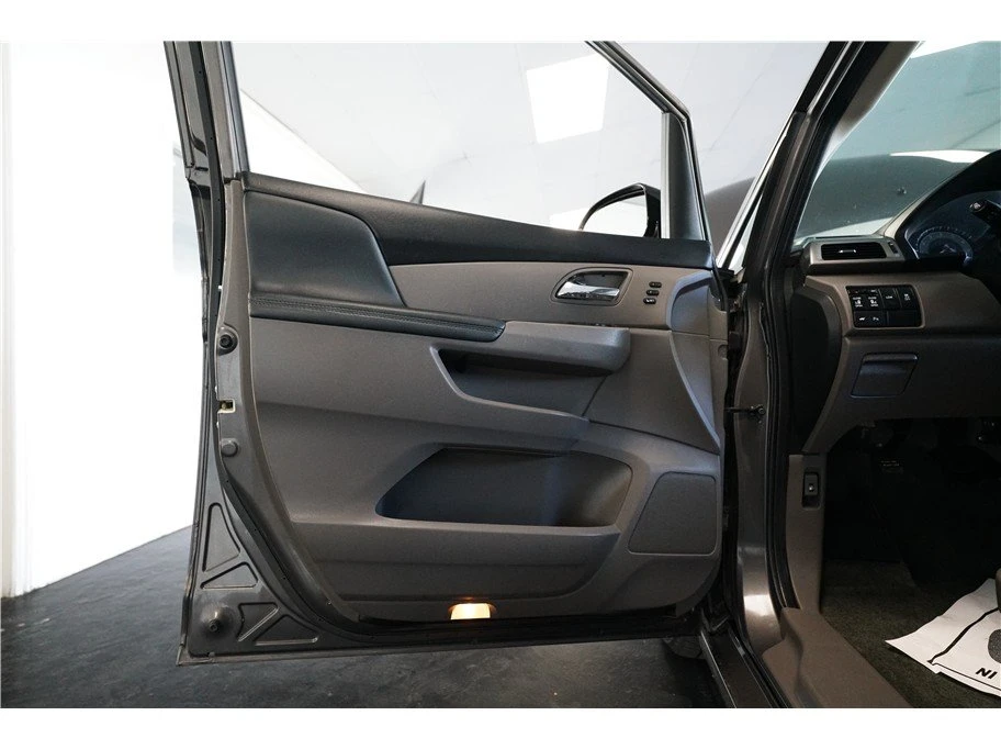 2016 Honda Odyssey - Image 18 of 20