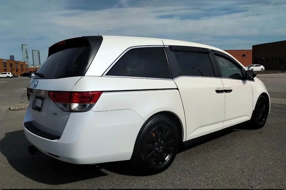2016 Honda Odyssey - Image 3 of 4