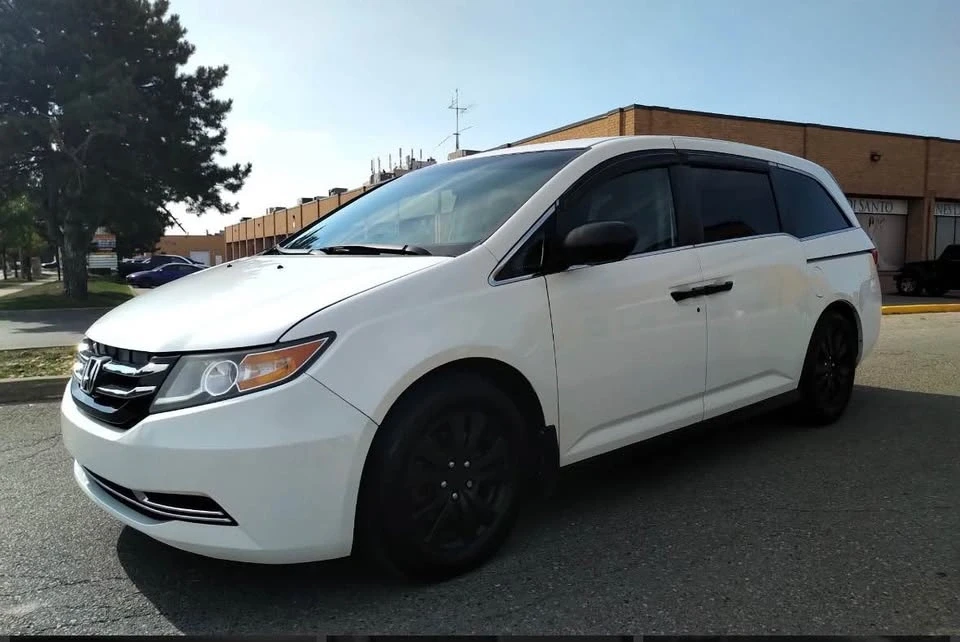 2016 Honda Odyssey - Image 2 of 4