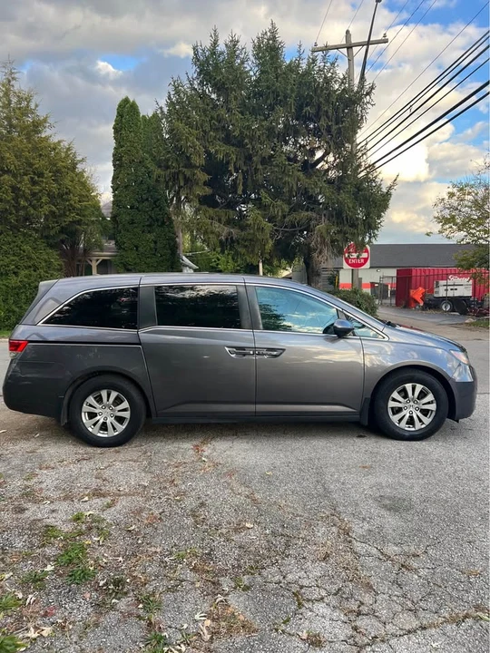 2016 Honda Odyssey - Image 2 of 10
