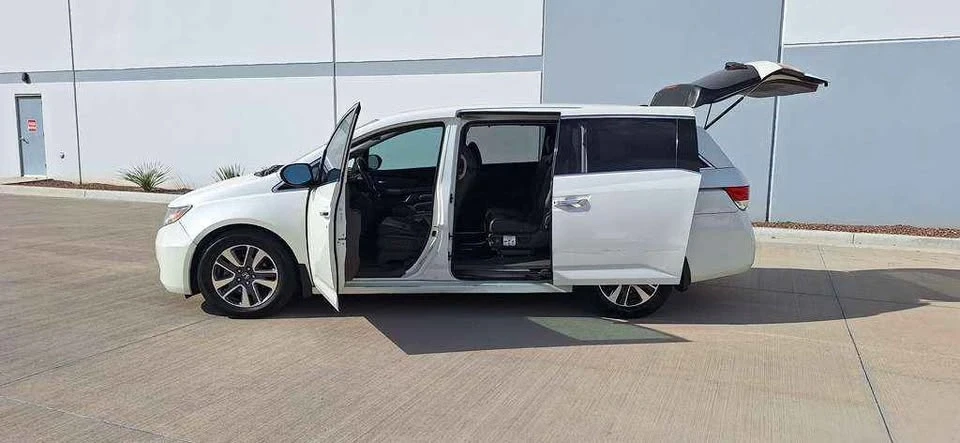 2016 Honda Odyssey - Image 13 of 18