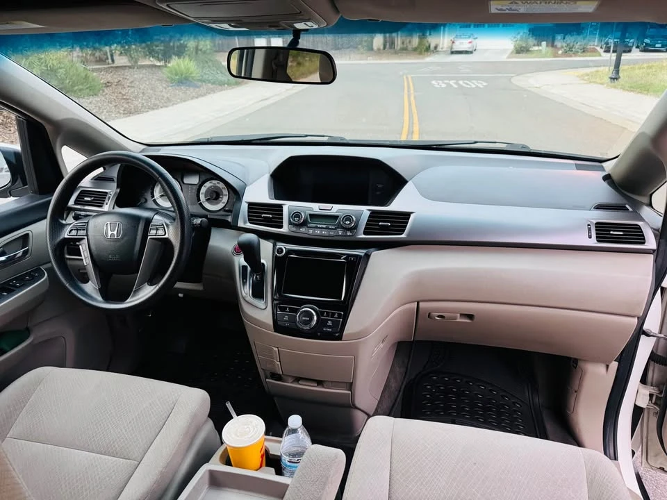 2016 Honda Odyssey - Image 10 of 15