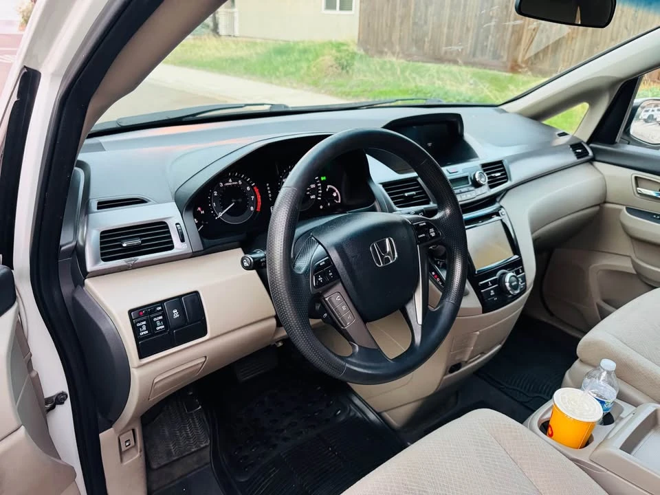 2016 Honda Odyssey - Image 9 of 15