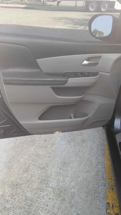 2016 Honda Odyssey - Image 9 of 12