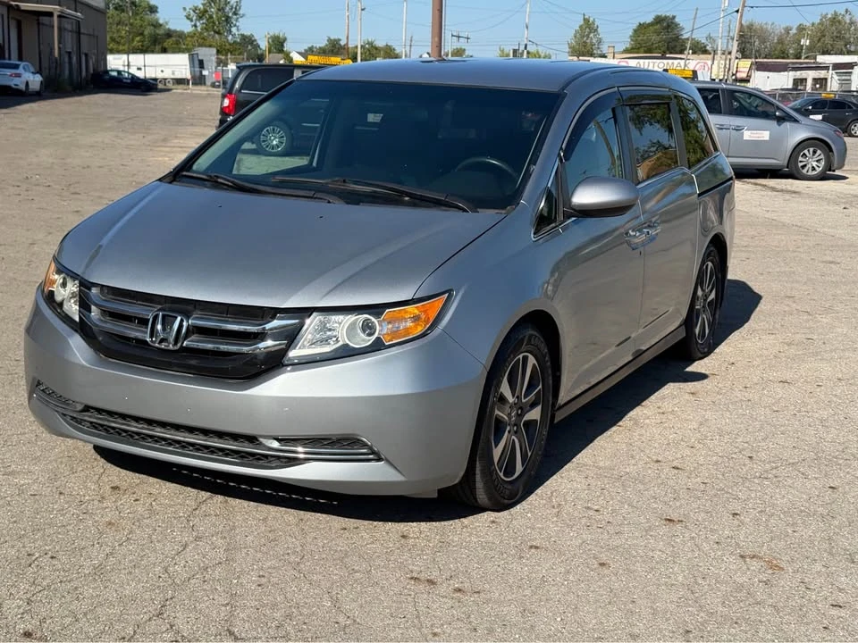 2016 Honda Odyssey - Image 2 of 17