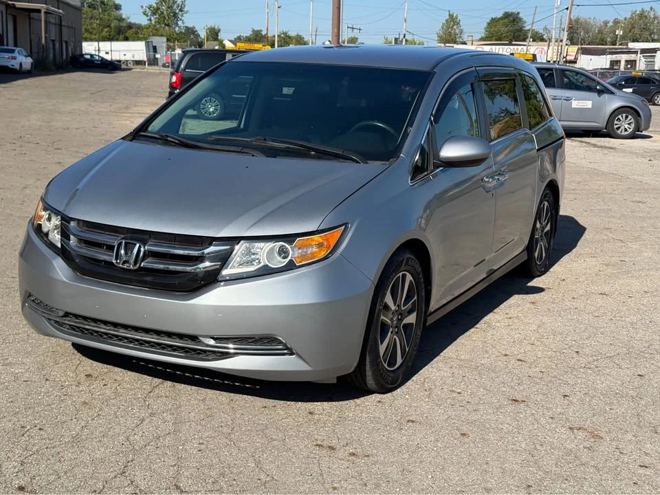 2016 Honda Odyssey - Image 2 of 16