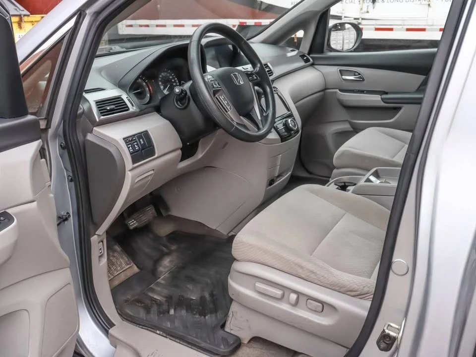 2016 Honda Odyssey - Image 13 of 20