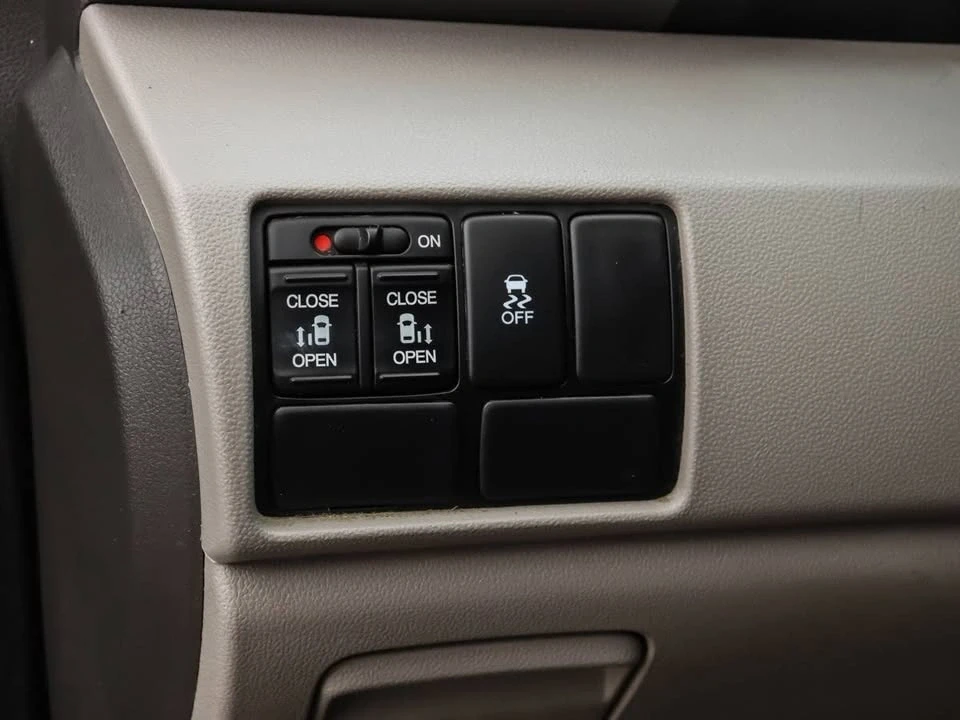 2016 Honda Odyssey - Image 17 of 20
