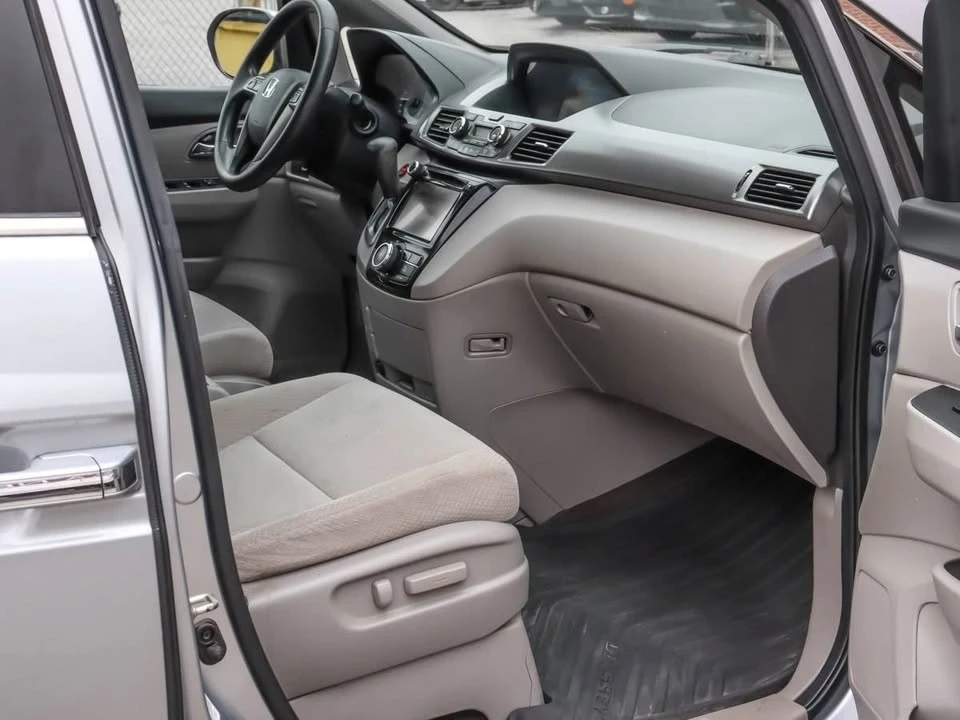 2016 Honda Odyssey - Image 15 of 20