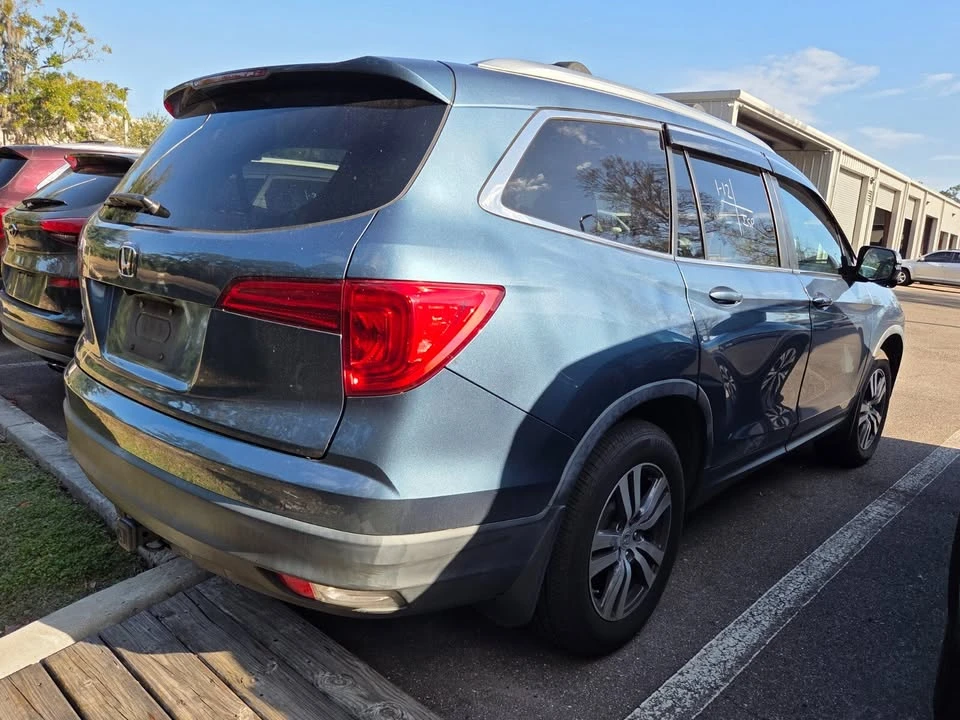 2016 Honda Pilot 3rd Gen - Image 3 of 3