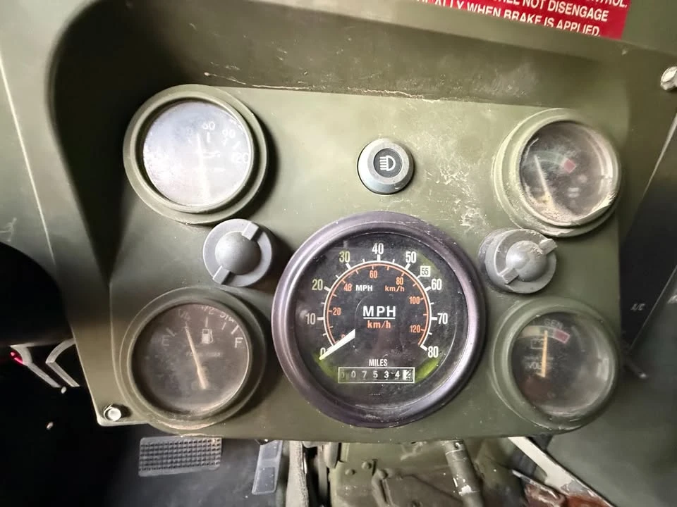2016 Hummer HMMWV - Image 10 of 20