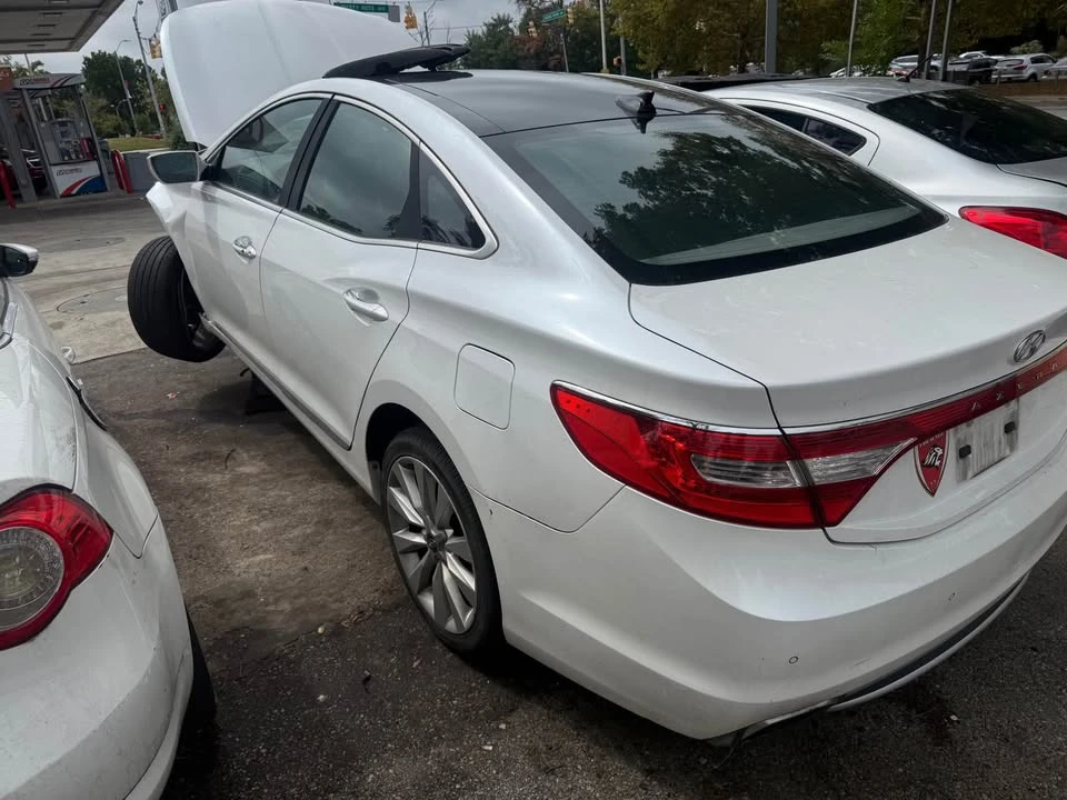 2016 Hyundai Azera - Image 4 of 5