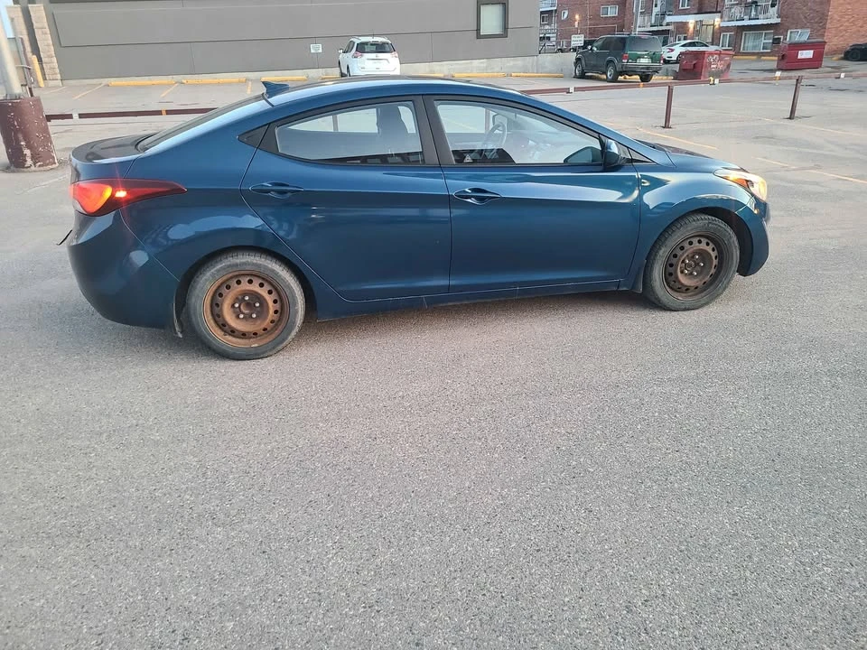 2016 Hyundai Elantra - Image 8 of 18