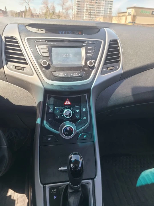 2016 Hyundai Elantra - Image 15 of 18