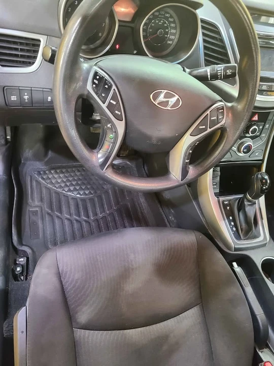 2016 Hyundai Elantra - Image 17 of 18