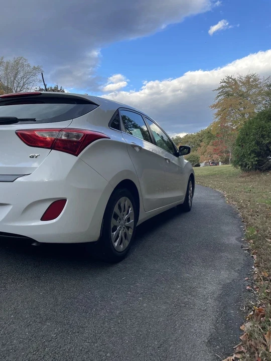2016 Hyundai Elantra - Image 3 of 16