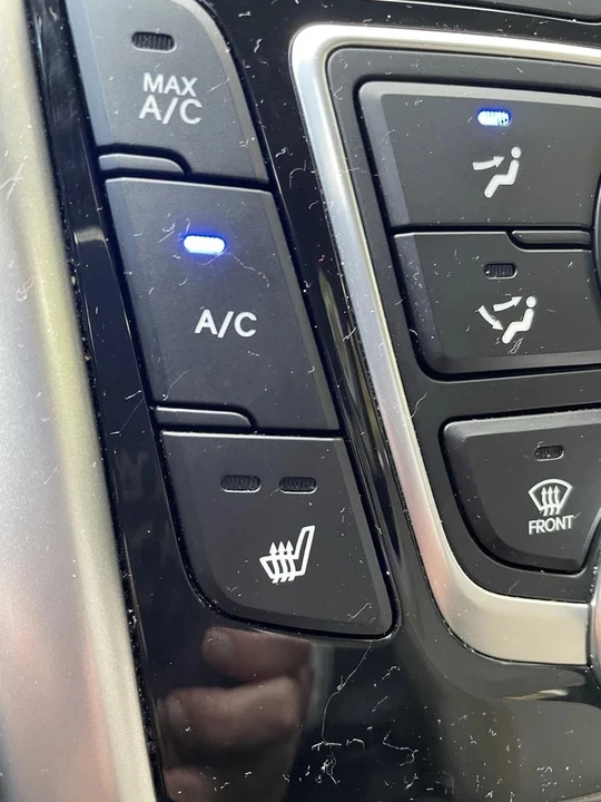 2016 Hyundai Elantra - Image 10 of 16