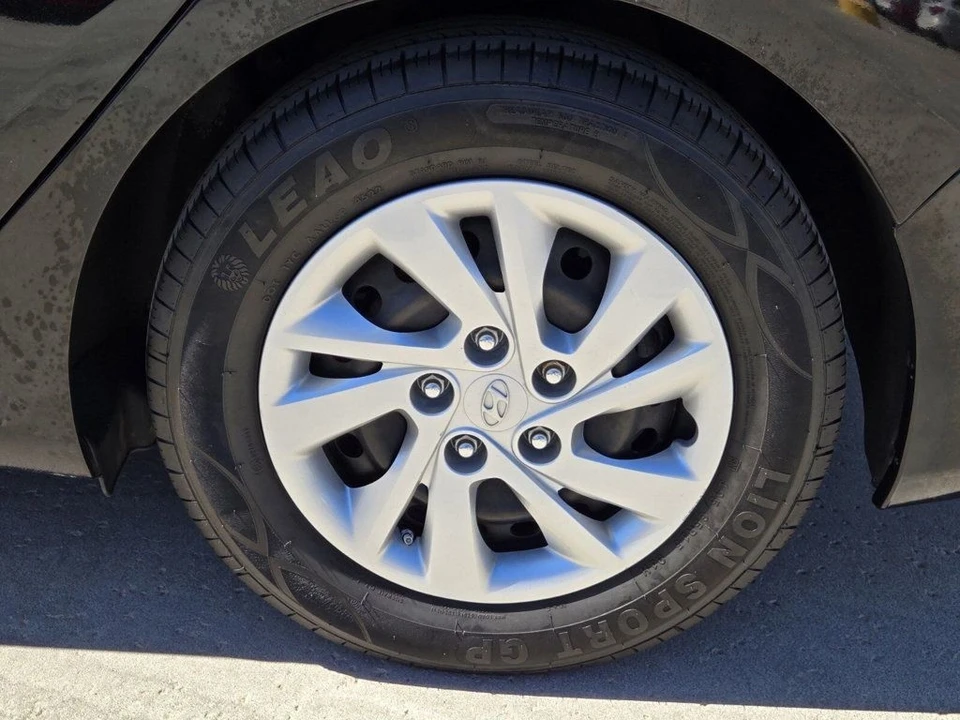 2016 Hyundai Elantra - Image 4 of 19