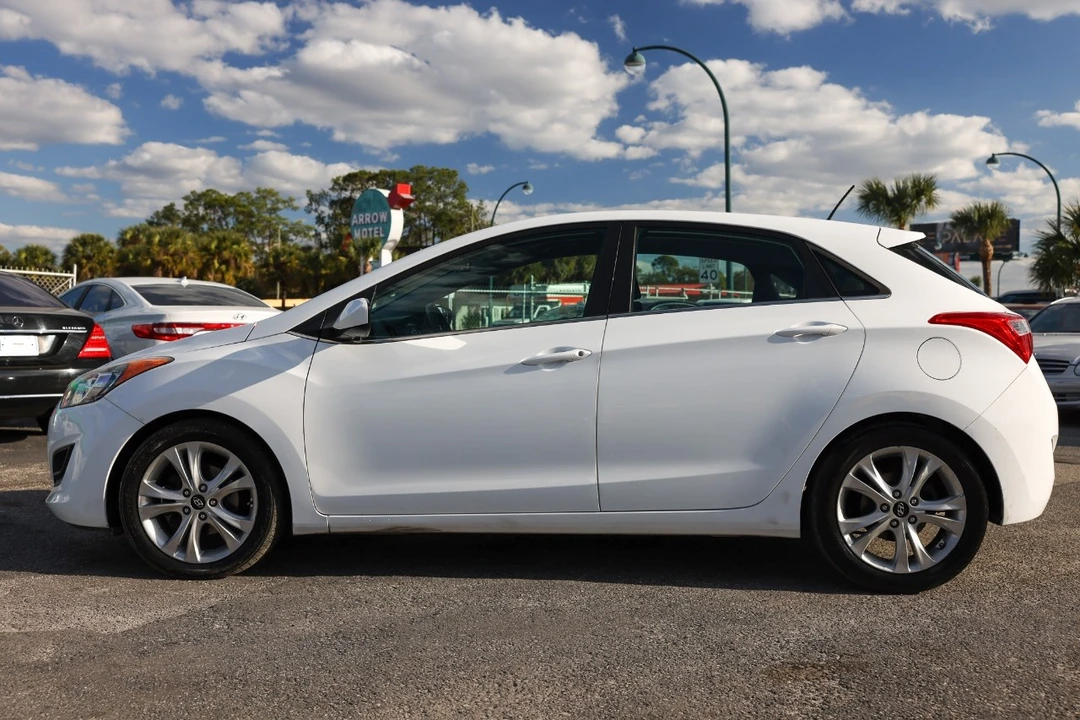 2016 Hyundai Elantra - Image 3 of 21