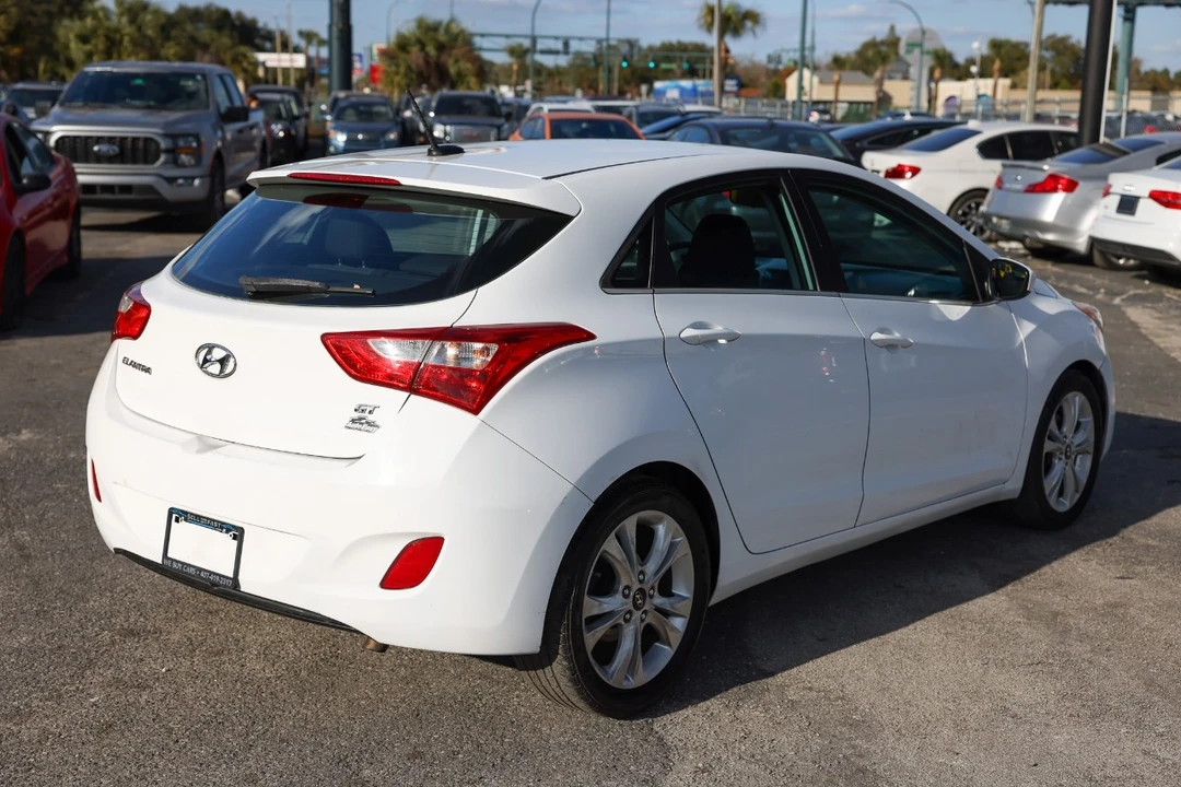 2016 Hyundai Elantra - Image 11 of 21