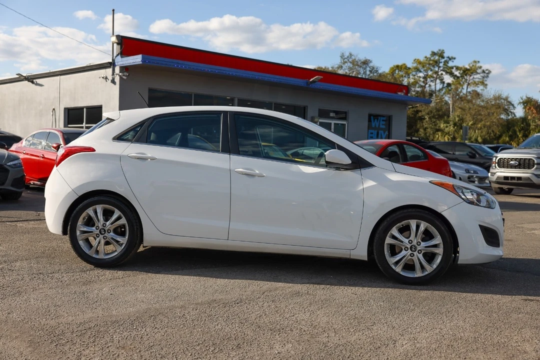 2016 Hyundai Elantra - Image 13 of 21