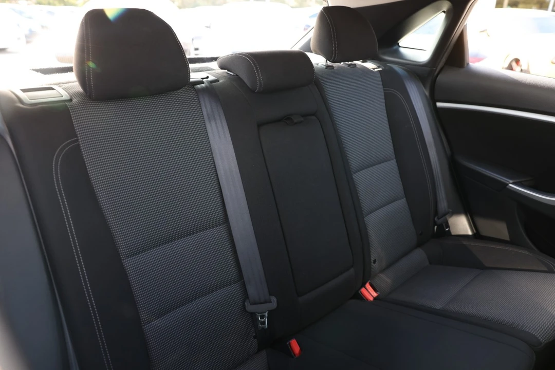 2016 Hyundai Elantra - Image 14 of 21