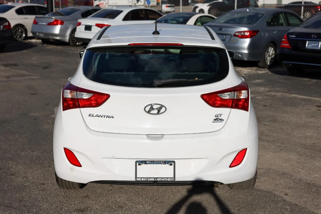 2016 Hyundai Elantra - Image 9 of 12