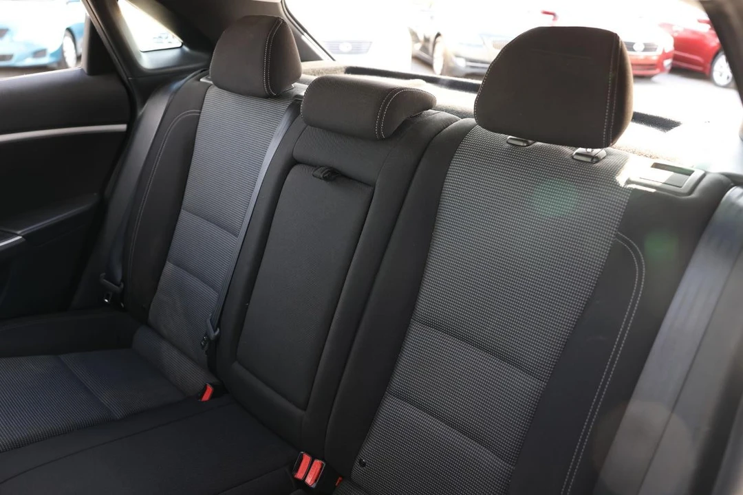 2016 Hyundai Elantra - Image 8 of 12