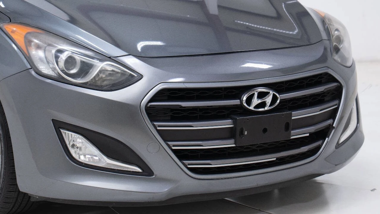 2016 Hyundai Elantra - Image 11 of 12