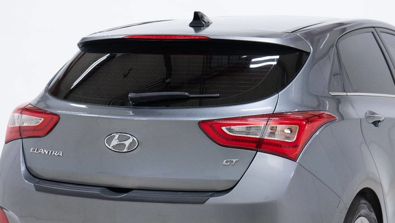 2016 Hyundai Elantra - Image 9 of 12