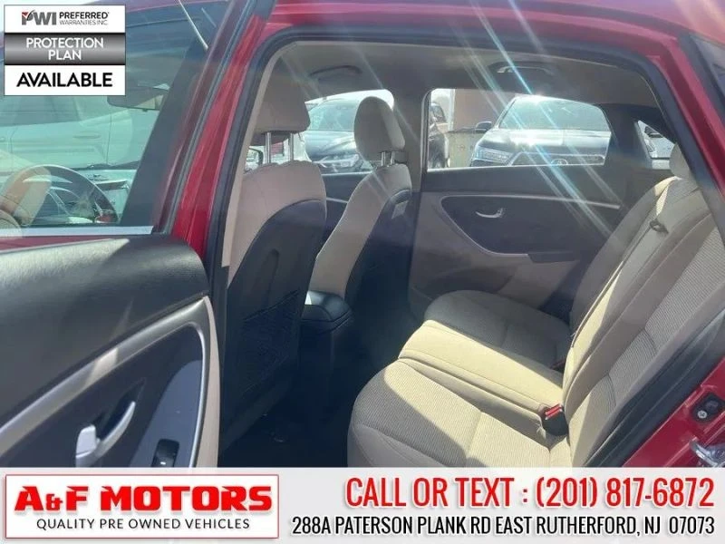 2016 Hyundai Elantra - Image 10 of 12
