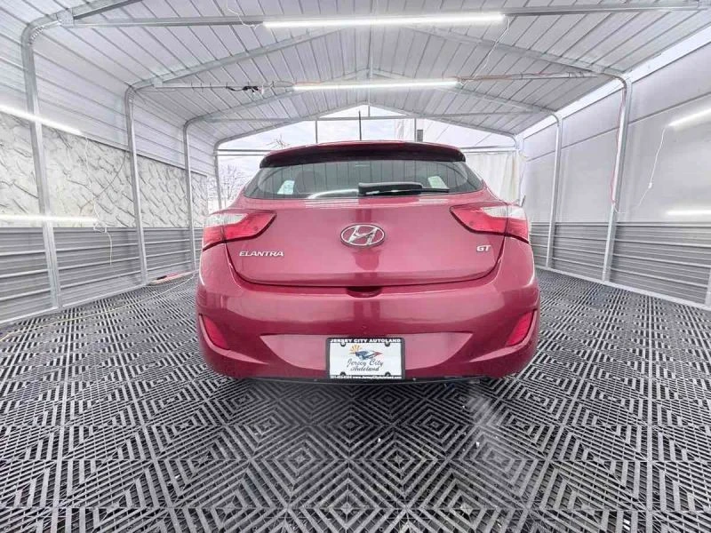2016 Hyundai Elantra - Image 6 of 12