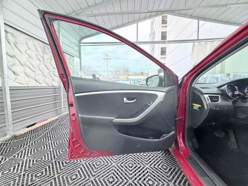2016 Hyundai Elantra - Image 11 of 12