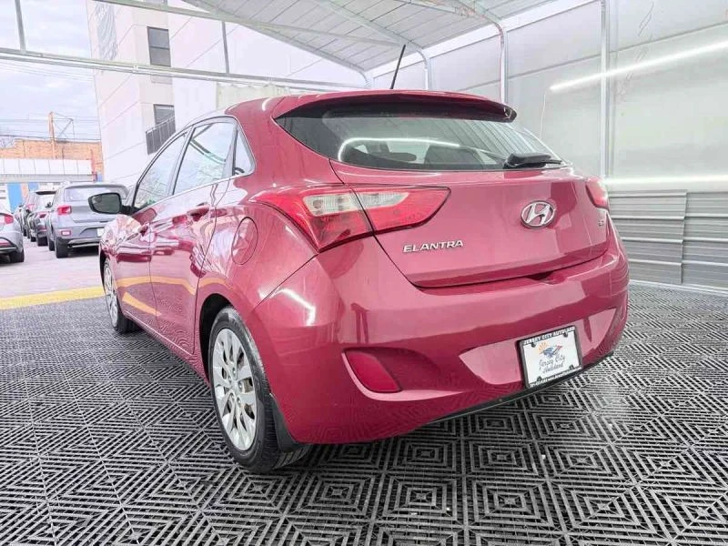2016 Hyundai Elantra - Image 5 of 12