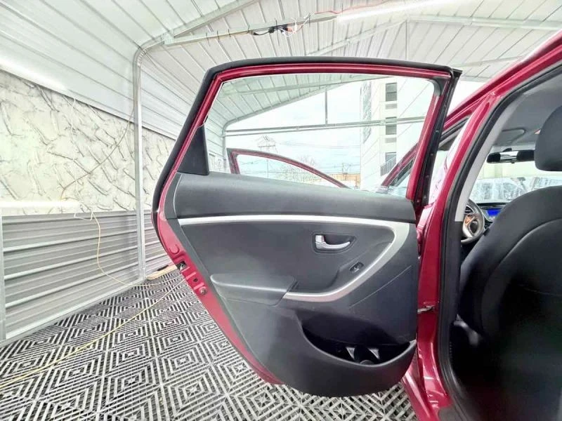 2016 Hyundai Elantra - Image 12 of 12