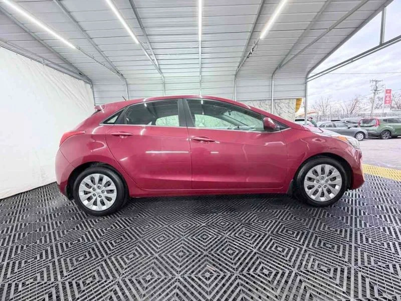 2016 Hyundai Elantra - Image 8 of 12
