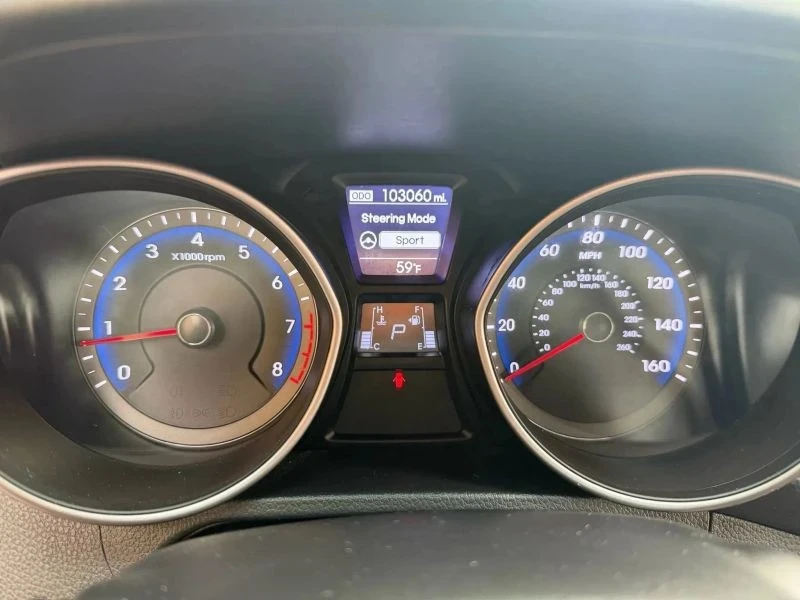 2016 Hyundai Elantra - Image 10 of 12