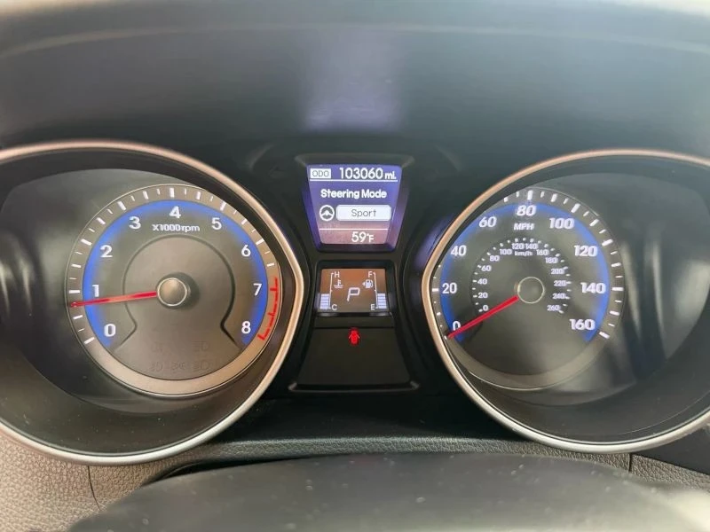 2016 Hyundai Elantra - Image 10 of 12