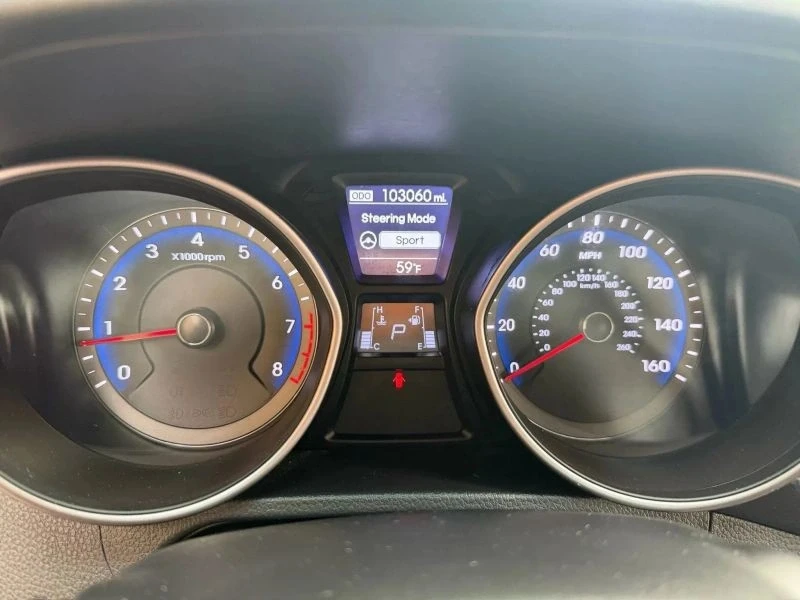 2016 Hyundai Elantra - Image 10 of 12