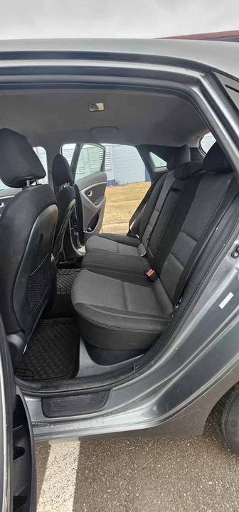 2016 Hyundai Elantra - Image 12 of 16