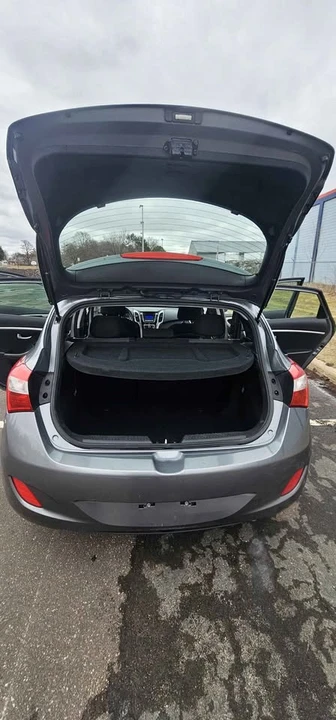 2016 Hyundai Elantra - Image 15 of 16