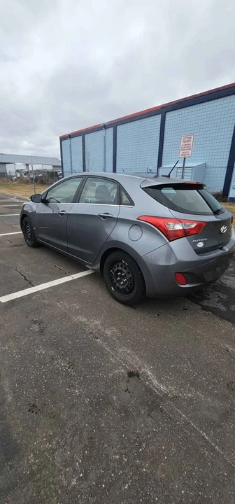2016 Hyundai Elantra - Image 6 of 16