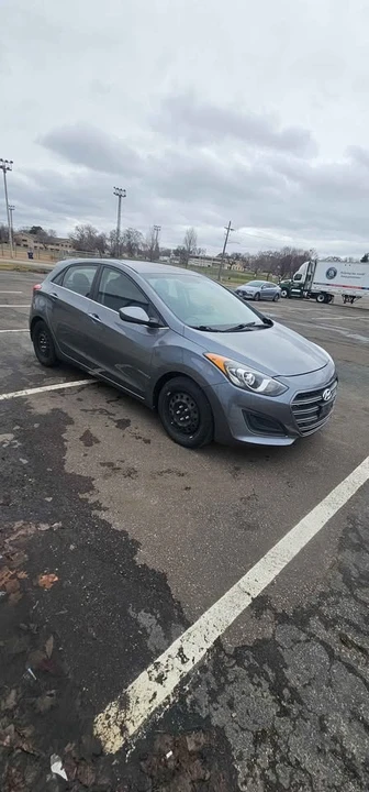 2016 Hyundai Elantra - Image 2 of 16
