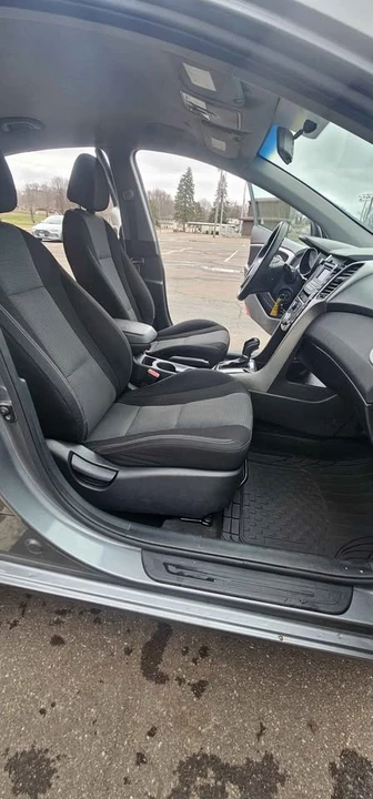 2016 Hyundai Elantra - Image 14 of 16