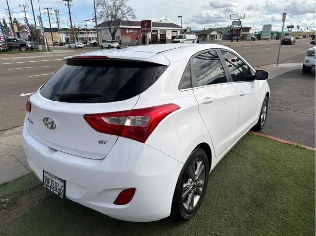 2016 Hyundai Elantra - Image 4 of 9