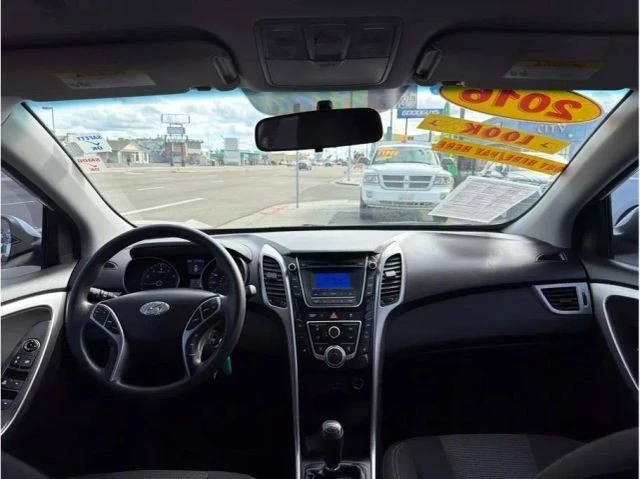 2016 Hyundai Elantra - Image 7 of 9