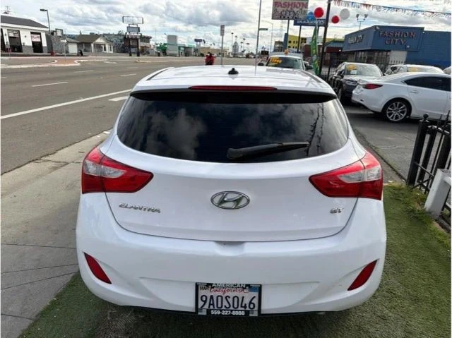 2016 Hyundai Elantra - Image 3 of 9