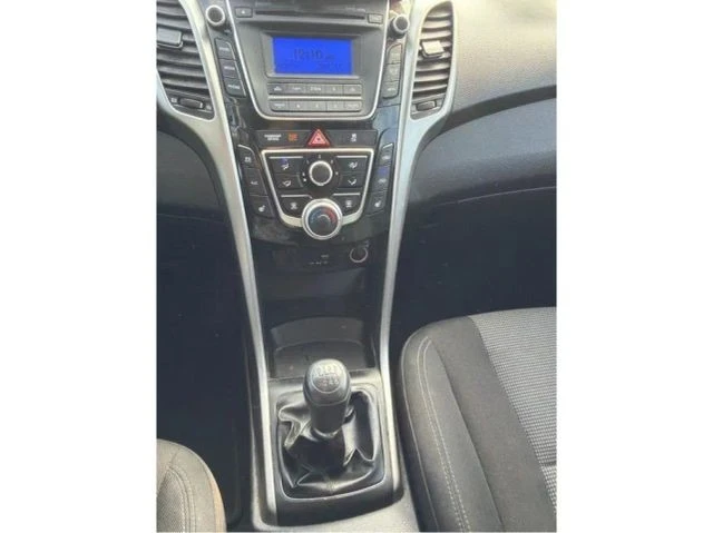 2016 Hyundai Elantra - Image 8 of 9